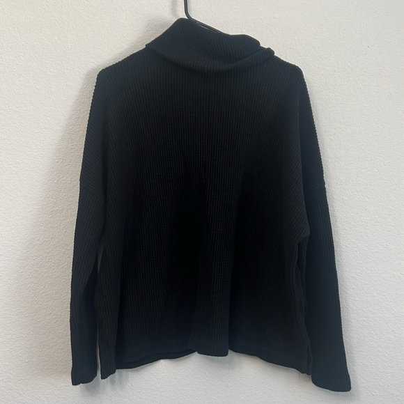 Old Navy Black Cowl Neck Sweater - M - Picture 5 of 8